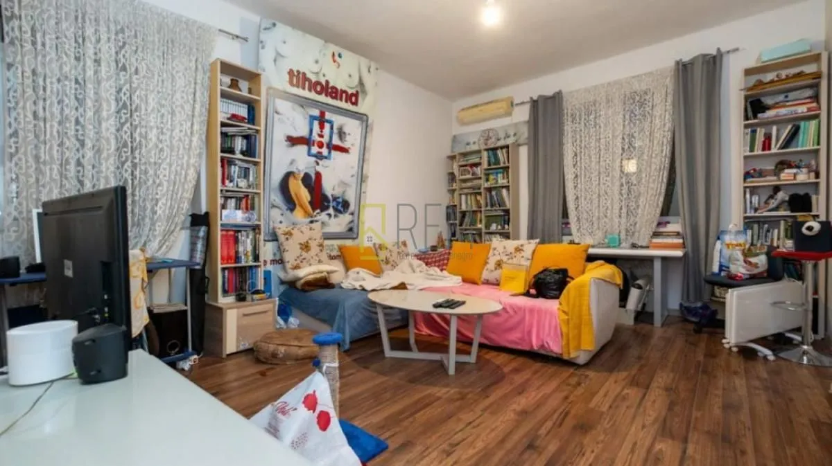 Prodaja, dvosoban stan, 70m², Centar, Podgorica