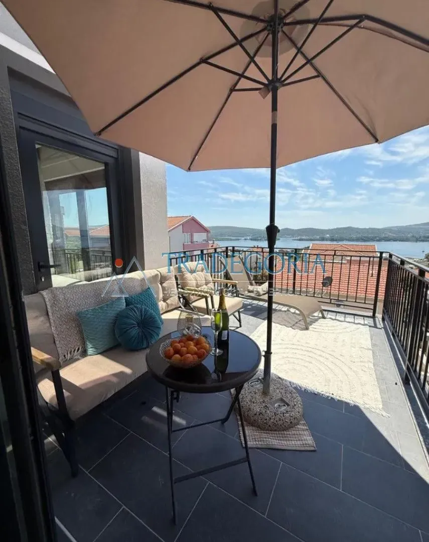 Prodaja, dvosoban stan, 70m², Tivat, Crna Gora