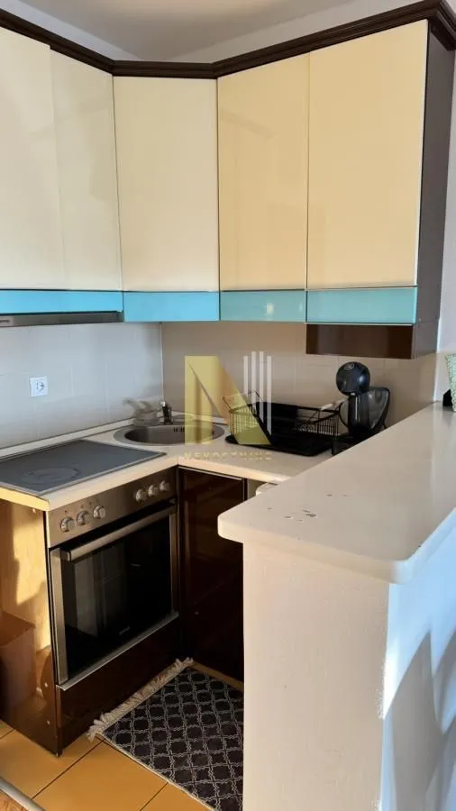 Izdavanje, dvosoban stan, 43m², Bulevar Oslobodjenja, Novi Sad Sve Podlokacije