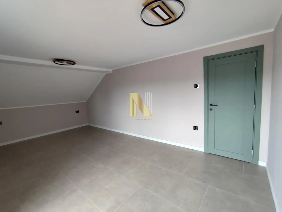 Prodaja, kuća, 260m², Veternik, Novi Sad Sve Podlokacije