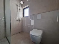 Prodaja, kuća, 400m², Tološi, Podgorica - image 14