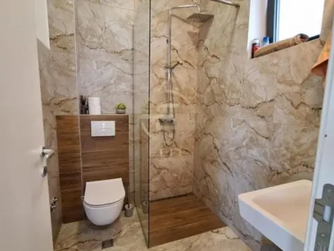 Prodaja, stan, 145m², Sremska Kamenica, Petrovaradin - image 4