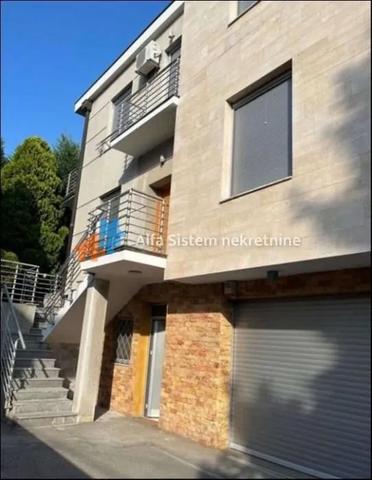 Rent, house, 220m², Senjak, Beograd