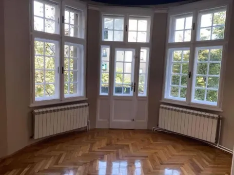 Izdavanje, poslovni prostor, 120m², Stari Grad, Beograd