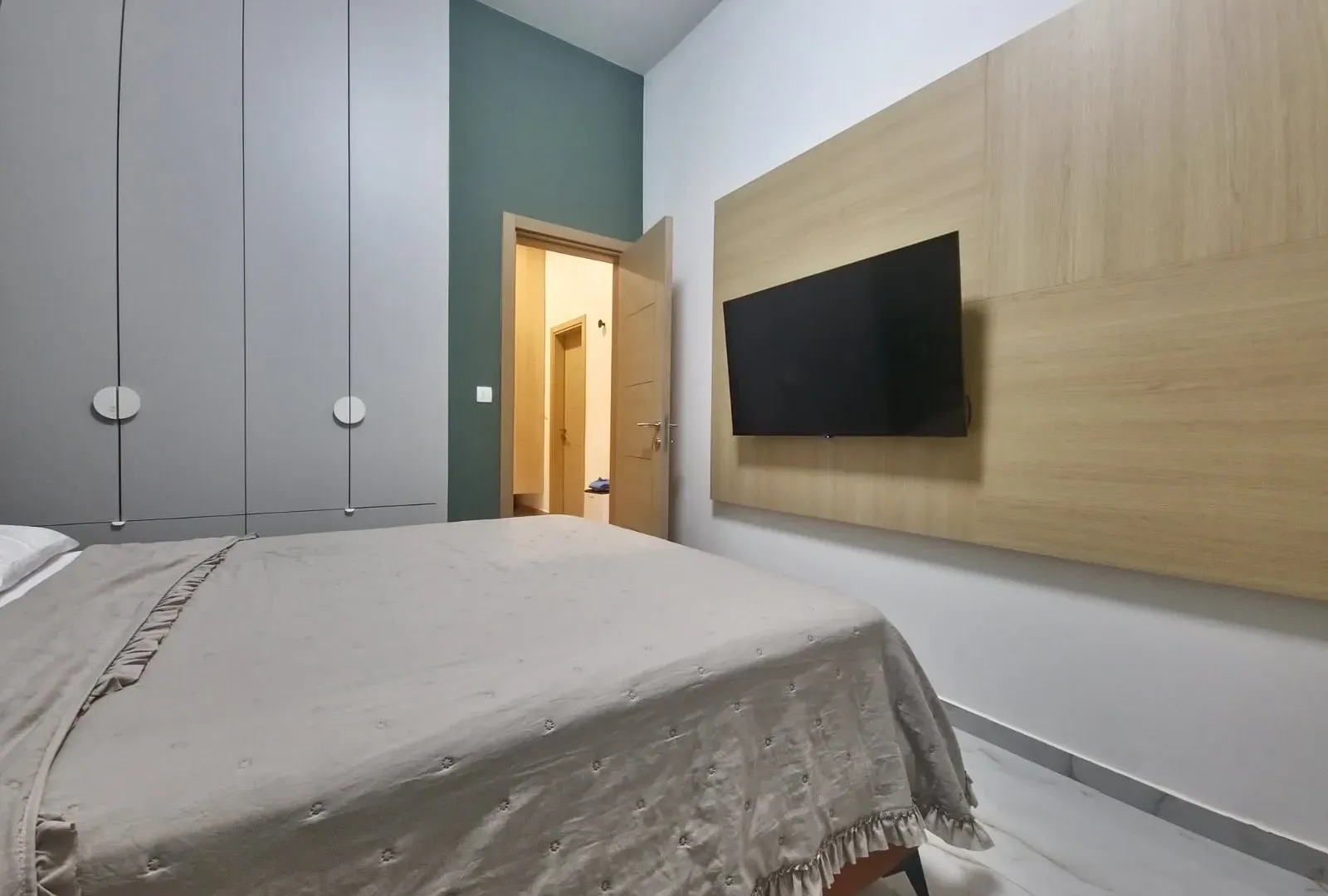Izdavanje, dvosoban stan, 68m², Lastva Grbaljska, Kotor