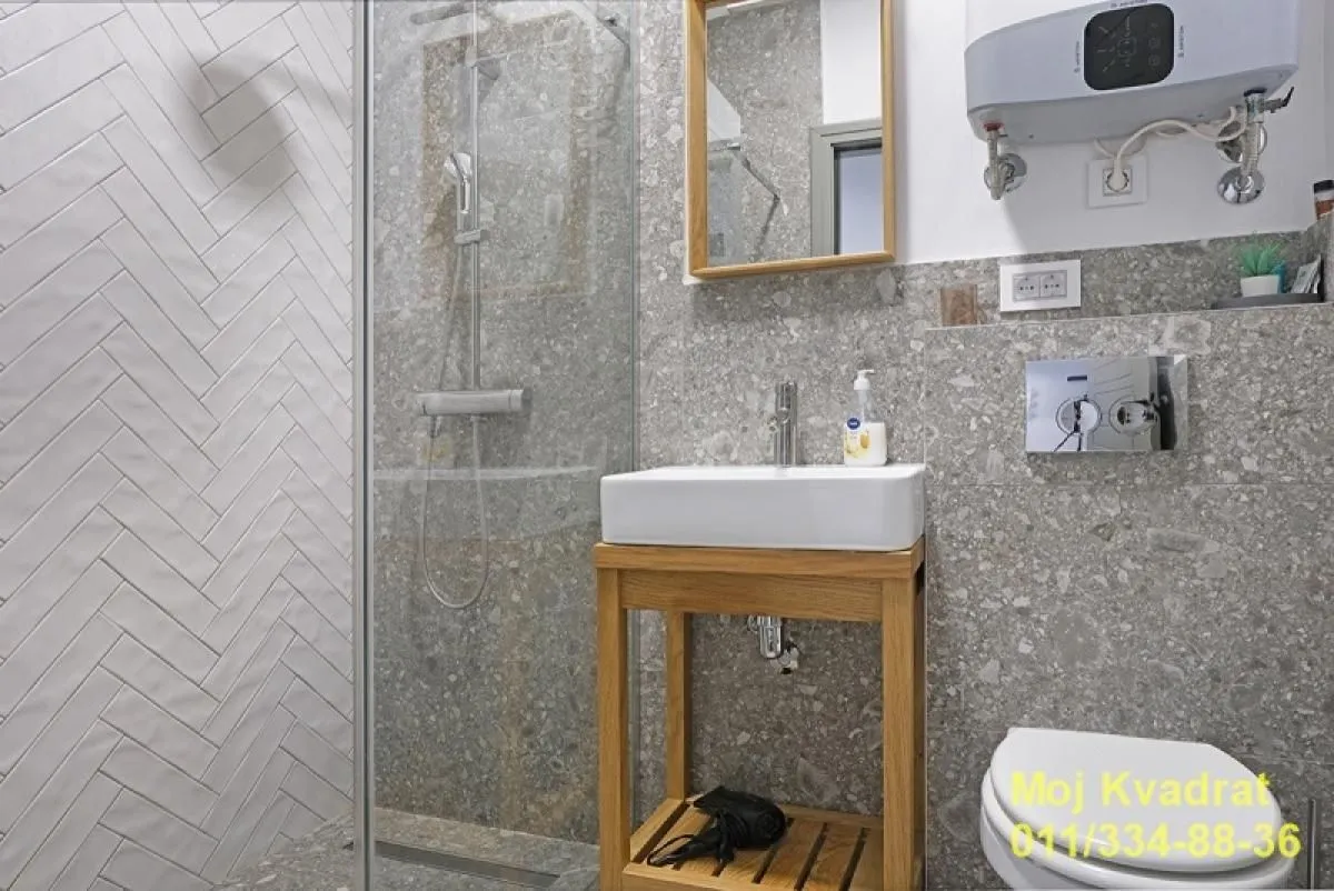 Prodaja, četvorosoban stan, 109m², Zemun Centar, Zemun Sve Podlokacije