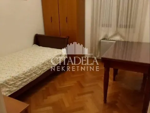 Izdavanje, trosoban stan, 81m², Savski Venac, Beograd - image 9
