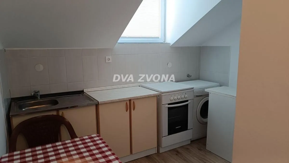 Prodaja, dvosoban stan, 38m², Sremska Kamenica, Petrovaradin