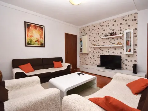 Sale, two bedroom apartment, 65m², Stari Aerodrom, Podgorica - image 3