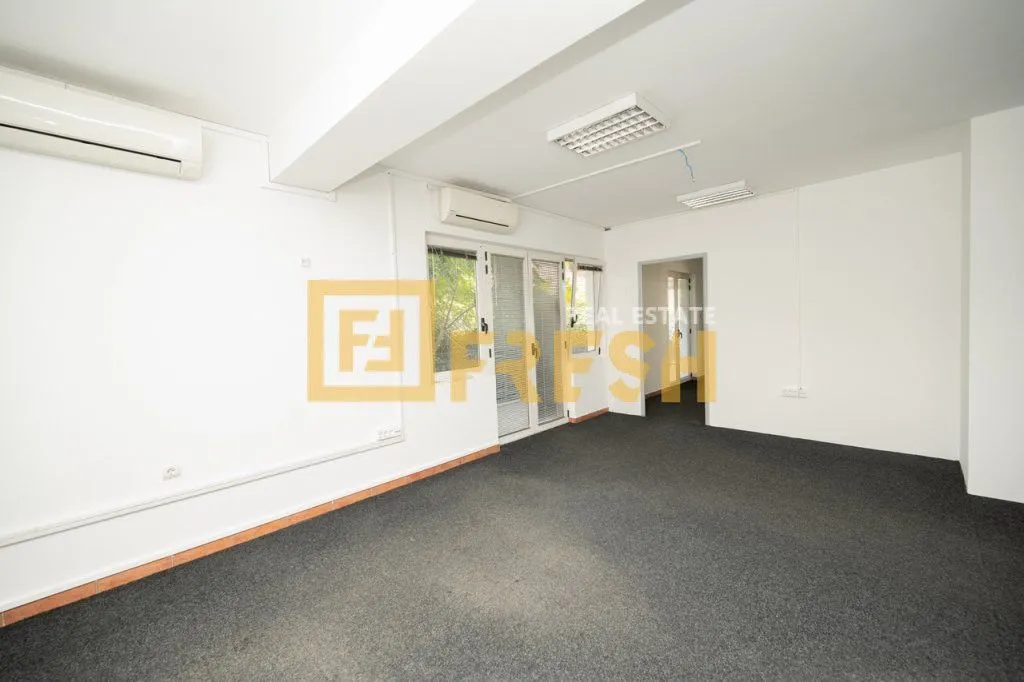 Rent, office space, 1000m², Centar, Podgorica