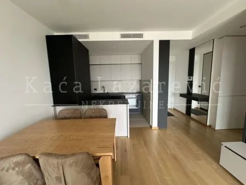 Izdavanje, trosoban stan, 92m², Stari Grad, Beograd - image 7