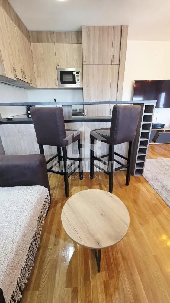 Izdavanje, dvosoban stan, 47m², Ledine, Beograd
