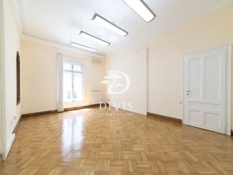 Izdavanje, poslovni prostor, 255m², Vračar Centar, Vračar Sve Podlokacije - image 13
