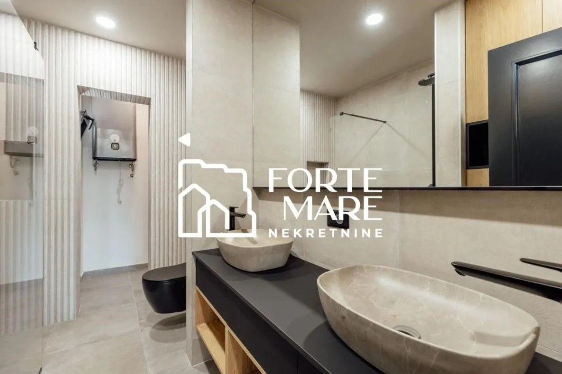 Prodaja, trosoban stan, 152m², Savina, Herceg Novi