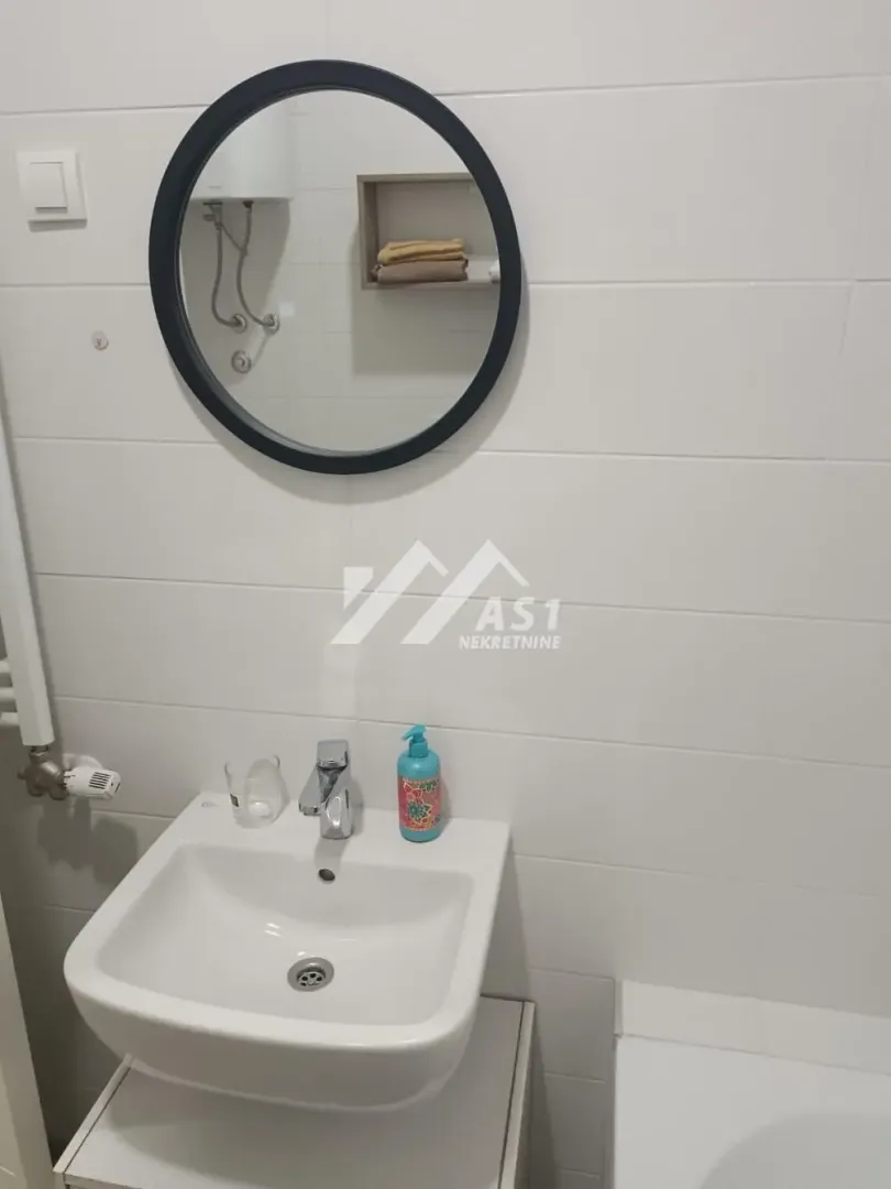 Izdavanje, jednosoban stan, 42m², Podbara, Novi Sad Sve Podlokacije