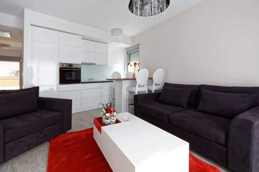 Izdavanje, stan, 50m², Tivat, Crna Gora