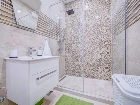 Rent, two bedroom apartment, 52m², Obilićev Venac, Beograd - image 10