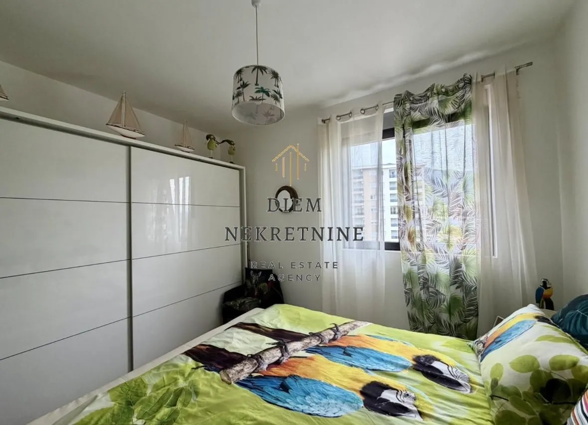 Prodaja, dvosoban stan, 63m², Centar, Bar