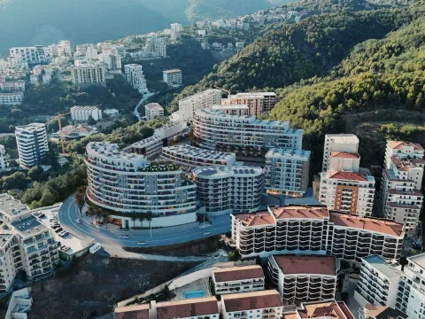 Sale, one bedroom apartment, 42m², Bečići, Budva - image 2