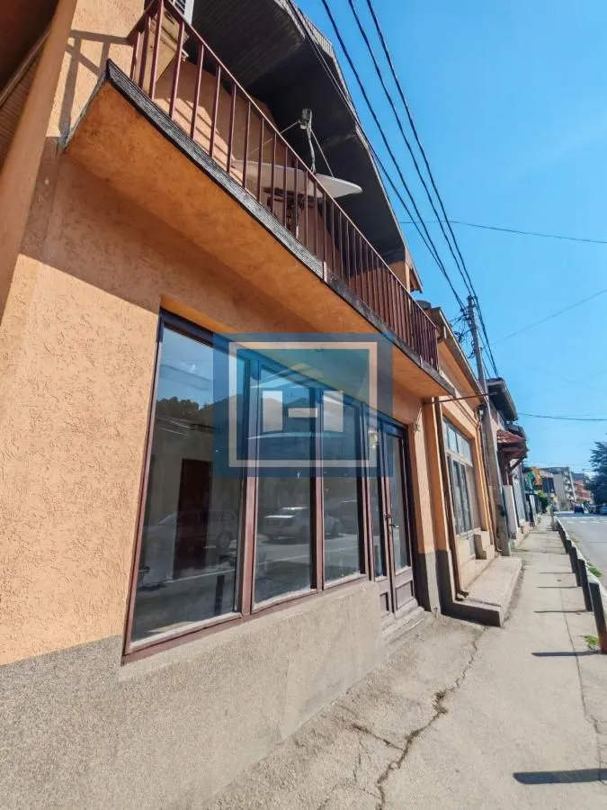 Sale, office space, 133m², Branko Krsmanović, Paraćin