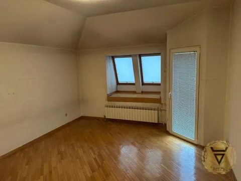 Rent, house, 200m², Banovo Brdo, Beograd - image 19