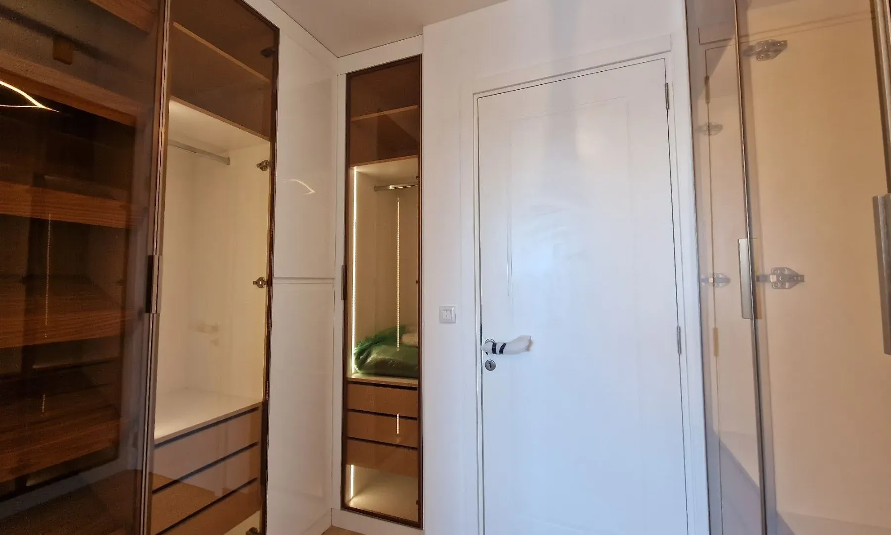 Sale, two bedroom apartment, 135m², Bečići, Budva