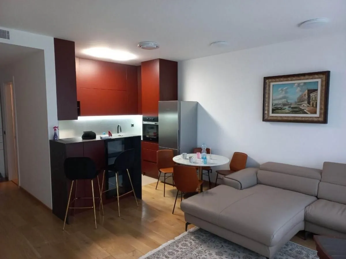 Izdavanje, dvosoban stan, 55m², Stari Grad, Beograd