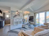 Izdavanje, trosoban stan, 120m², Seljanovo, Tivat - image 1