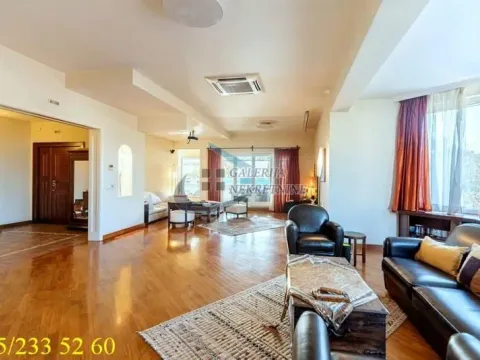 Prodaja, stan, 375m², Voždovac Sve Podlokacije, Beograd