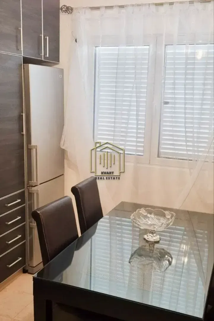 Izdavanje, jednosoban stan, 50m², Dobrota, Kotor