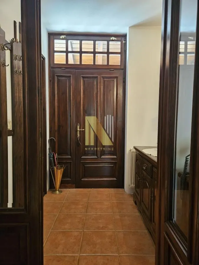 Prodaja, kuća, 331m², Veternik, Novi Sad Sve Podlokacije