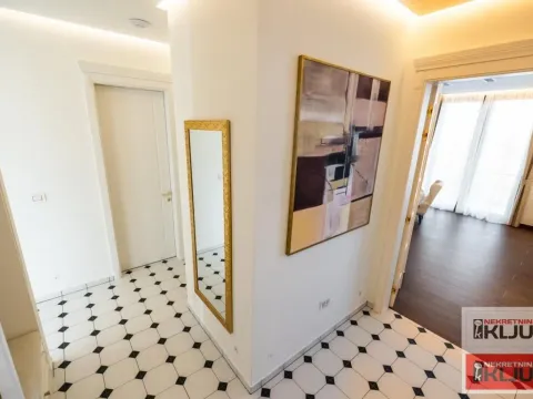 Rent, four bedroom apartment, 120m², Tatarsko brdo, Petrovaradin - image 40