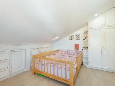 Izdavanje, trosoban stan, 200m², Herceg Novi, Crna Gora - image 16