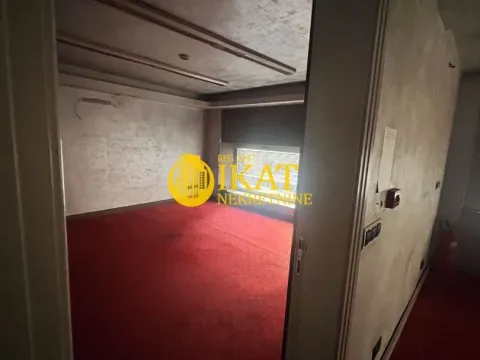 Izdavanje, poslovni prostor, 309m², Stari Grad, Beograd - image 16