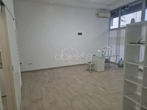 Rent, office space, 37m², Tivat, Crna Gora - image 2