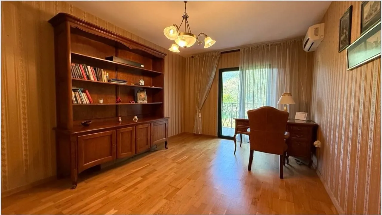 Prodaja, kuća, 174m², Lastva Grbaljska, Kotor