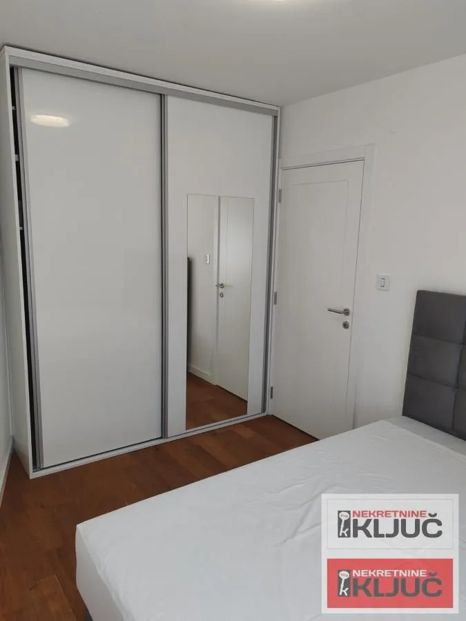 Izdavanje, jednosoban stan, 39m², Rotkvarija, Novi Sad Sve Podlokacije