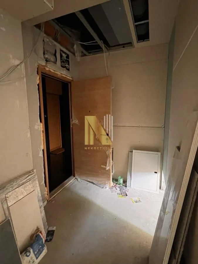 Prodaja, jednosoban stan, 39m², Bulevar Evrope, Novi Sad Sve Podlokacije