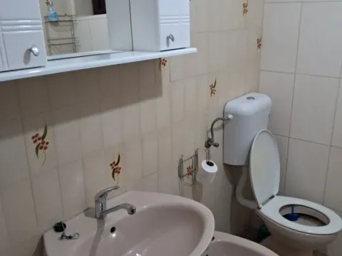 Izdavanje, četvorosoban stan, 95m², Zelenika, Herceg Novi - image 7