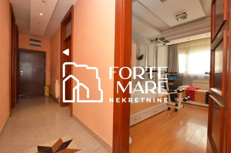 Prodaja, dvosoban stan, 77m², Igalo, Herceg Novi