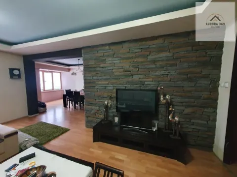 Sale, four bedroom apartment, 134m², Bulevar Oslobodjenja, Novi Sad Sve Podlokacije - image 2