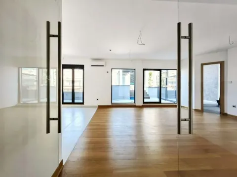 Prodaja, stan, 240m², Adamovićevo Naselje, Novi Sad Sve Podlokacije - image 2