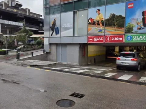 Rent, parking/garage, 32m², Budva, Crna Gora - image 5