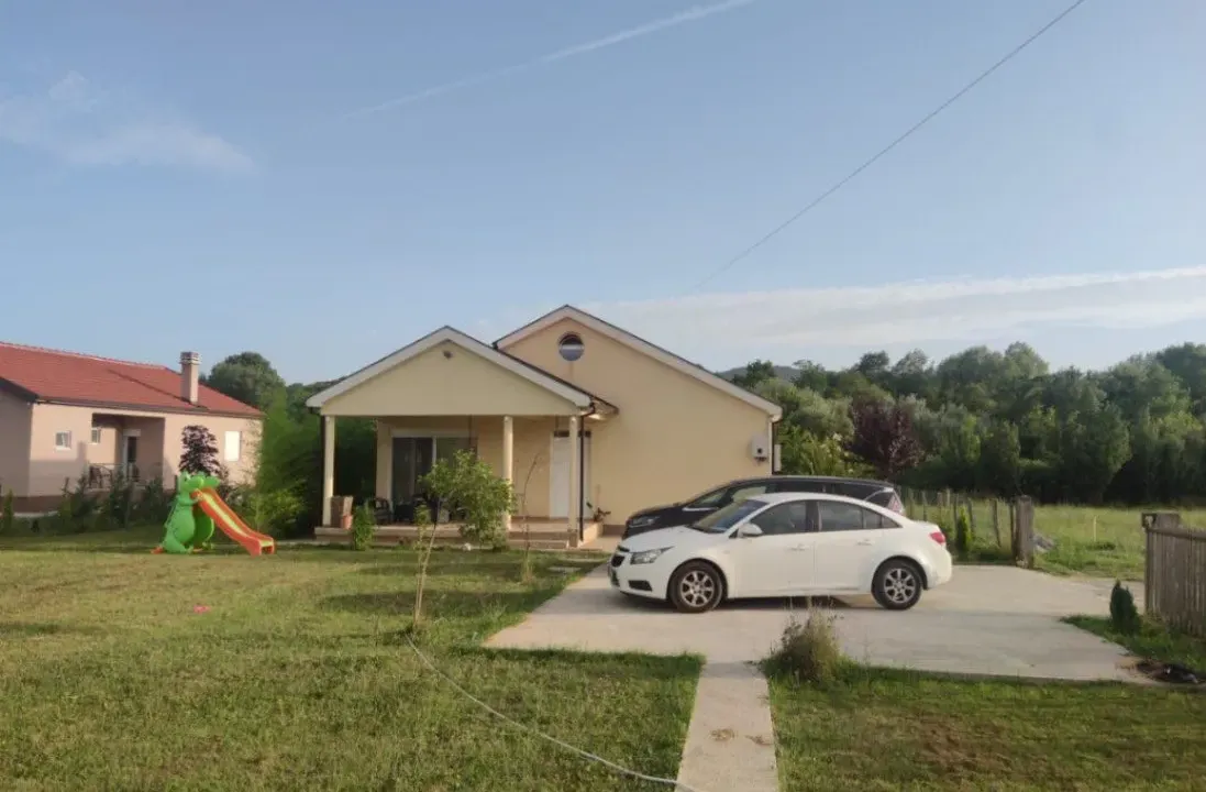 Izdavanje, kuća, 120m², Novo Selo, Danilovgrad