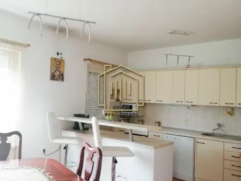 Prodaja, kuća, 350m², Tološi, Podgorica - image 10