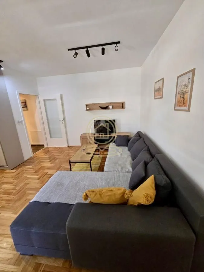 Izdavanje, dvosoban stan, 42m², Crveni Pevac, Niš