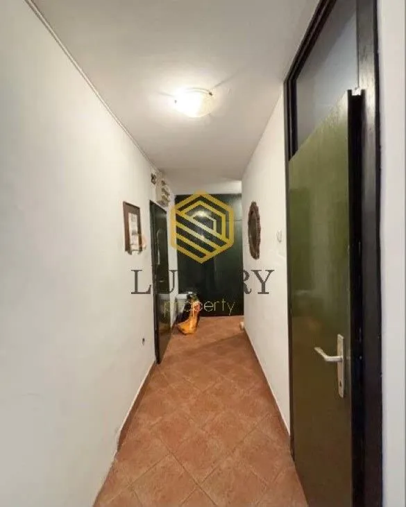 Prodaja, dvosoban stan, 77m², Blok 5, Podgorica