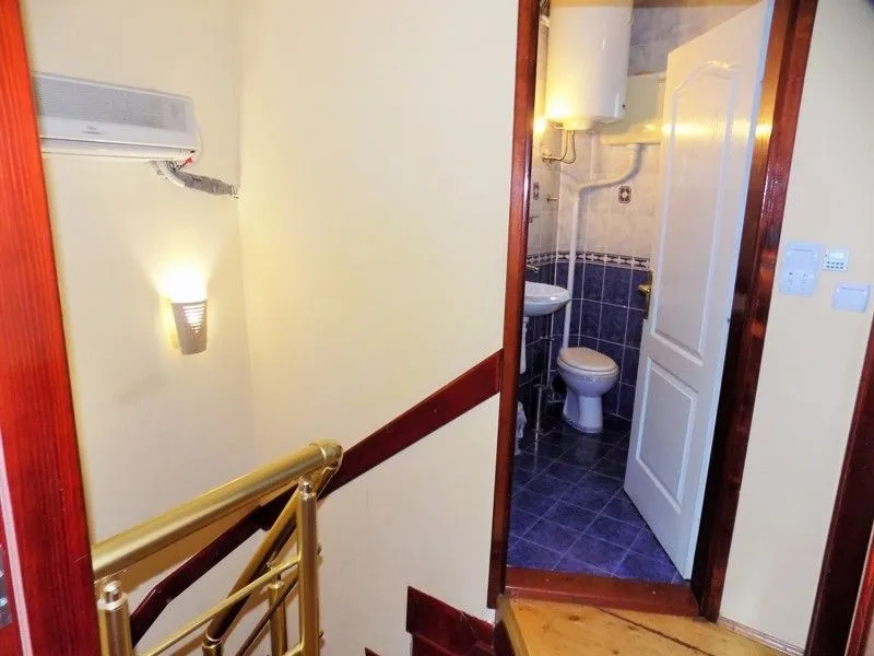 Izdavanje, trosoban stan, 94m², Savski Venac, Beograd