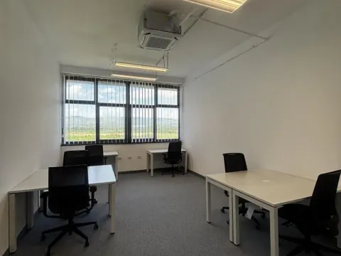 Izdavanje, poslovni prostor, 28m², Niš, Srbija