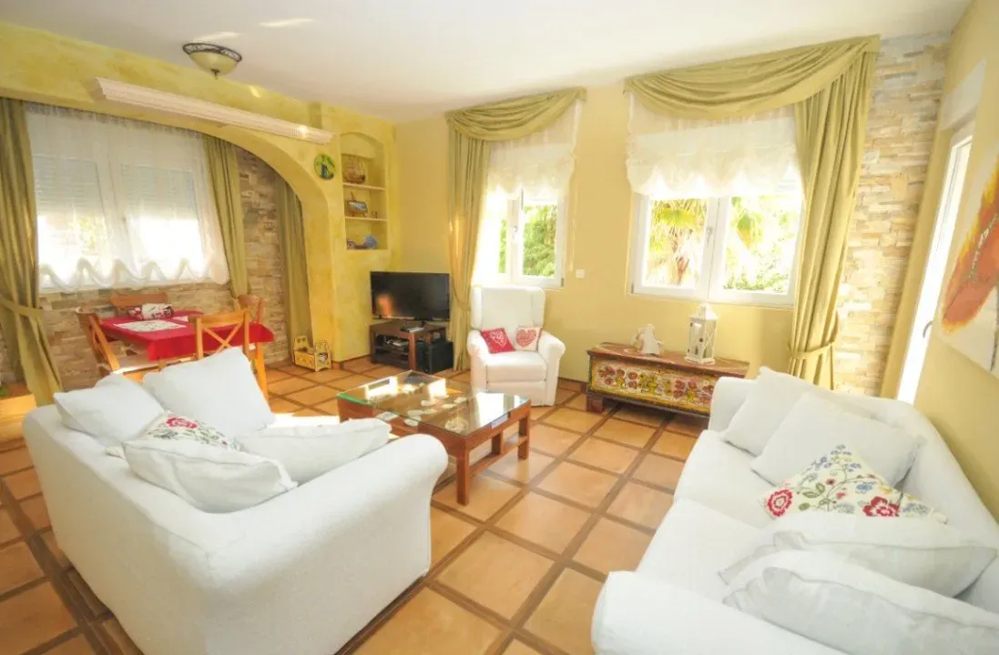 Izdavanje, dvosoban stan, 64m², Centar, Budva